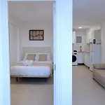 Moderno Con Piscina Y Parking Privado ベニドルム