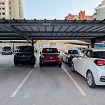 Moderno Con Piscina Y Parking Privado