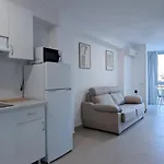 Moderno Con Piscina Y Parking Privado ベニドルム