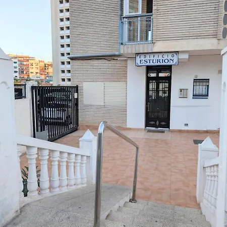 Moderno Con Piscina Y Parking Privado アパート